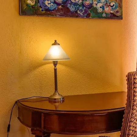 N A P L House Keramiész
