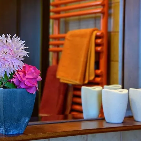 N A P L House Holiday home *